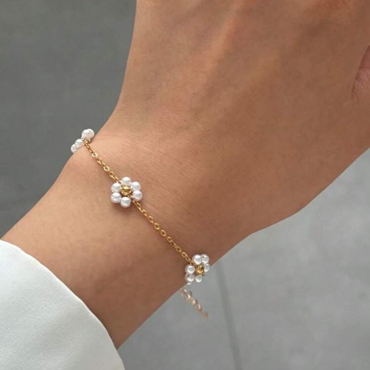 White Flowers bracelet