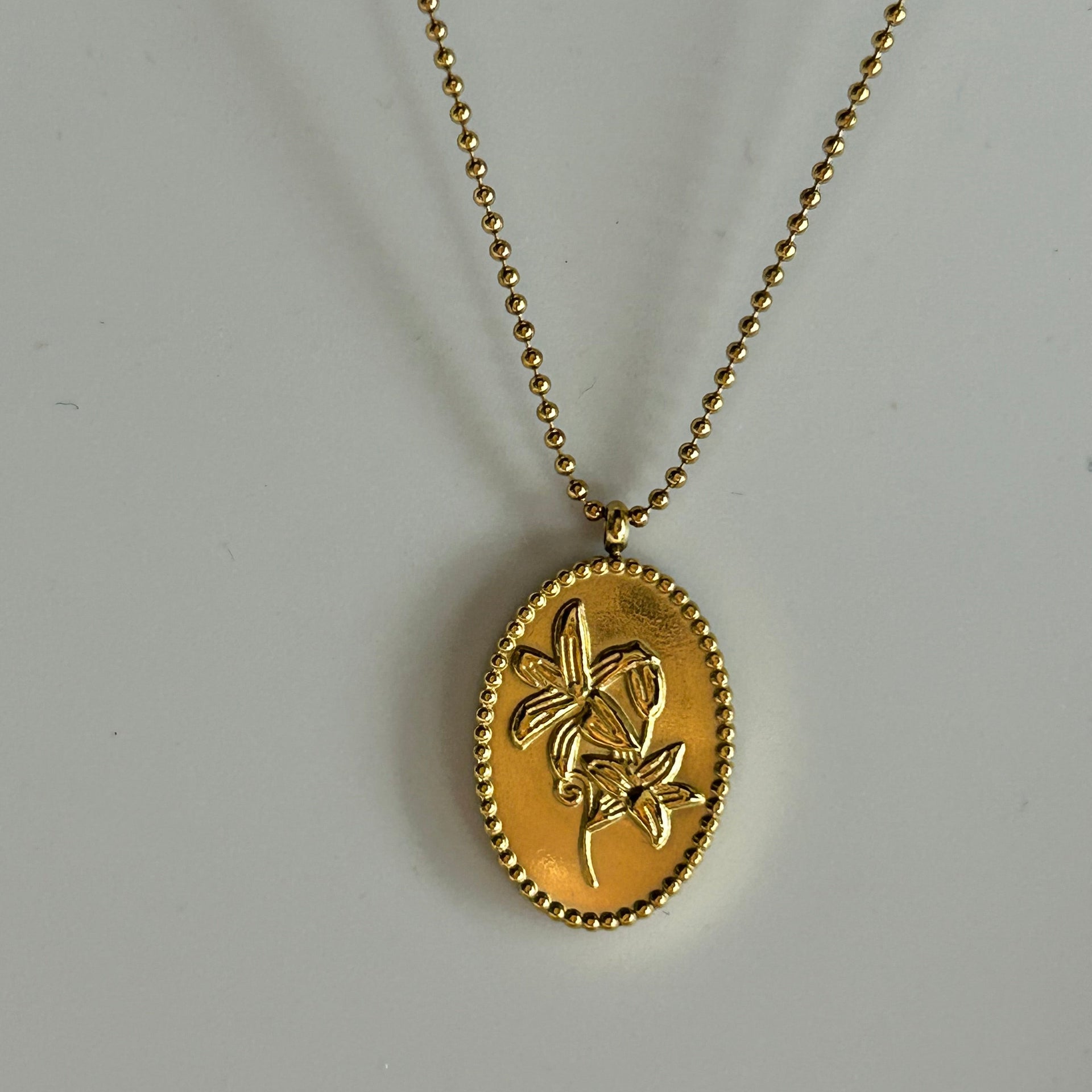 Lily Necklace