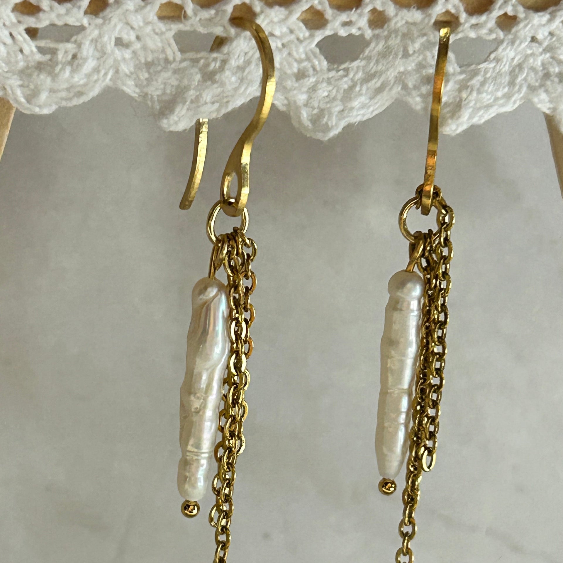 Elia earrings