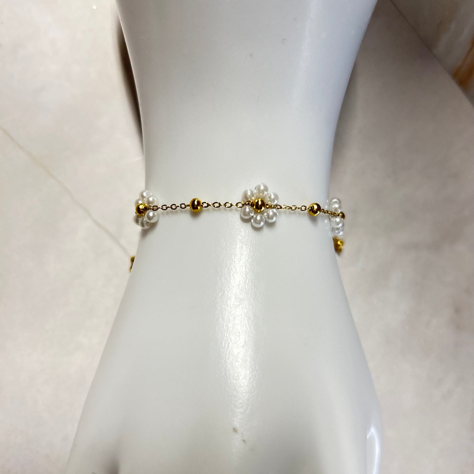 White Flowers bracelet